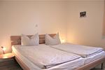 Schlafzimmer - Roter Erik App. 2, EG li - Top-Hundeurlaub