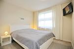 Schlafzimmer mit Doppelbett - Wohnung 43 - Top-Hundeurlaub