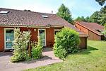 Hausansicht mit Eingangsbereich - Haus 32c - Top-Hundeurlaub