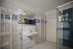 Badezimmer mit Waschbecken - Dorsch Wohnung 02 - Top-Hundeurlaub