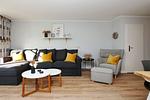 Wohnzimmer mit Schlafcouch - Wohnung 03-3 - Top-Hundeurlaub
