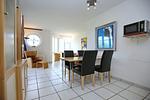 Blick in den Wohn- und Essbereich - Wohnung 44 - Top-Hundeurlaub