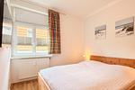 1. Schlafzimmer mit Doppelbett - Wohnung 03 - Top-Hundeurlaub