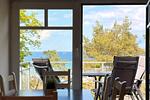 Essbereich mit Blick zum Balkon - Wohnung 05 - Top-Hundeurlaub