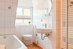 Badezimmer Dusche und Badewanne - Wohnung 05 - Top-Hundeurlaub