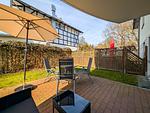 Terrasse mit West-Ausrichtung und Gartenmöbeln - Wohnung 05 - Top-Hundeurlaub