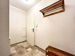 Flur mit Blick zur Eingangstür - Wohnung 02 - Top-Hundeurlaub
