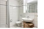Badezimmer mit Dusche und WC - Wohnung 09-3 - Top-Hundeurlaub