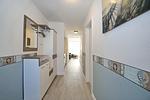 Eingangsbereich mit Blick zum Wohnzimmer - Wohnung 10-2 - Top-Hundeurlaub