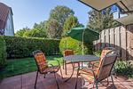 Terrasse mit Gartenmöbeln - Wohnung 05-3 - Top-Hundeurlaub
