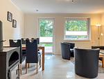 Flur mit Blick ins Wohnzimmer - Haus 25d - Top-Hundeurlaub
