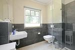 Duschbad im Erdgeschoss - Reethaus 20b - Top-Hundeurlaub