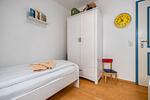 Schlafzimmer mit zwei Einzelbetten (OG) - Doppelhaushälfte 11 - Windflüchter - Top-Hundeurlaub