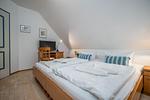Schlafzimmer mit Doppelbett - Doppelhaushälfte 12 - Sommerlust - Top-Hundeurlaub
