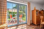 Blick auf die kleine Terrasse - Doppelhaushälfte 12 - Sommerlust - Top-Hundeurlaub