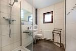 Badezimmer mit Dusche im Erdgeschoss - Haus Zeitlos - Top-Hundeurlaub
