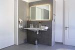 Badezimmer (Rollstuhlgerecht) mit Dusche - WE 01 - "Beachhouse No.1" - Top-Hundeurlaub