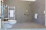 Badezimmer (Rollstuhlgerecht) mit Dusche - WE 01 - "Beachhouse No.1" - Top-Hundeurlaub