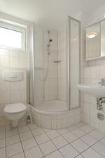 Badezimmer mit Dusche - Wohnung 4-59 - Top-Hundeurlaub