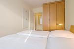 Schlafzimmer mit Doppelbett - Wohnung 2-33 - Top-Hundeurlaub