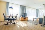 Essbereich mit Blick ins Wohnzimmer - Wohnung 2-33 - Top-Hundeurlaub
