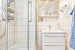 Badezimmer mit Dusche - Seeschwalbe - Wohnung 4-62 - Top-Hundeurlaub