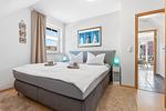 Schlafzimmer mit Doppelbett - 9 OG links - Zur Kogge - Top-Hundeurlaub