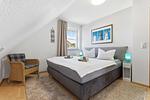 Schlafzimmer mit Doppelbett - 9 OG links - Zur Kogge - Top-Hundeurlaub