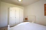 Schlafzimmer mit Kleiderschrank - Wohnung 07-2 - Top-Hundeurlaub