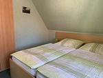 Schlafzimmer - Wiesenblick - Top-Hundeurlaub