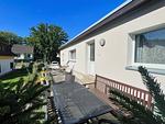 Hauptansicht - Ferienhaus: Terrasse und Gartennutzung, Sauna- u. Schwimmbadnutzung - Top-Hundeurlaub