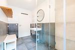 Badezimmer mit WC und Waschbecken - Wohnung 06 - Top-Hundeurlaub