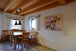 Wohnzimmer - Bunte Kuh -  Feriendorf Via Claudia Haus 52 - Top-Hundeurlaub