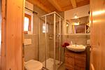 Badezimmer - Gamsbock - Feriendorf Via Claudia Haus 59 - Top-Hundeurlaub