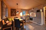 Küche / Küchenzeile - Waldromantik - Feriendorf Via Claudia Haus 75 - Top-Hundeurlaub