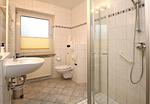 Badezimmer Erdgeschoss - Flurstraße 10, Whg. 1 - Top-Hundeurlaub
