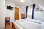 TV im Schlafzimmer - Gmelinstraße 17 d - Top-Hundeurlaub