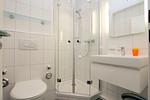 Badezimmer Erdgeschoss - Gmelinstraße 5 d, Whg. A15, By de Wyk - Top-Hundeurlaub
