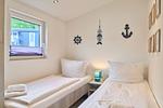 Schlafzimmer - „Ostseeperle“ – eingezäunt, mit Klimaanlage & Trampolin 29 - Top-Hundeurlaub