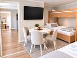 Schlafzimmer mit Spielbereich - Ferienwohnung 501 - Top-Hundeurlaub