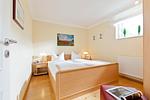 Schlafzimmer - Rosengarten - Top-Hundeurlaub