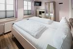 Schlafzimmer - Villa Stefanie 1 - Top-Hundeurlaub