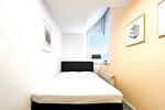 erstes Schlafzimmer mit Doppelbett - Wohnung 070 - OG - Top-Hundeurlaub