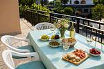 die sonnige Dachterrasse mit Zugang von Küche und Wohnbereich - Moretta - Top-Hundeurlaub