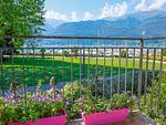 lieblicher Balkon mit Blick auf den Hafen am Comer See umgeben von den atemberaubenden Bergen - Appartment II Panorama - Top-Hundeurlaub