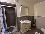 top ausgestattetes modernes Badezimmer mit Dusche - Giglio - Top-Hundeurlaub