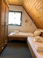 Schlafzimmer - Lüttje Krabbe Ferienhaus - Top-Hundeurlaub