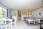 Blick in den Wohn- und Essbereich - Ferienwohnung Luv - Top-Hundeurlaub