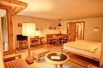 Wohnzimmer - 1-Zimmerwohnung 106 Typ B - Top-Hundeurlaub