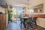 Küche / Küchenzeile - Ferienwohnung Inselzeit auf 2 Etagen mit Strandkorb und Balkon - Top-Hundeurlaub